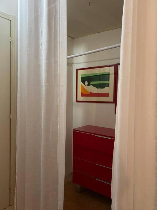 La Casa Nel Borgo Apartment Angera Bagian luar foto